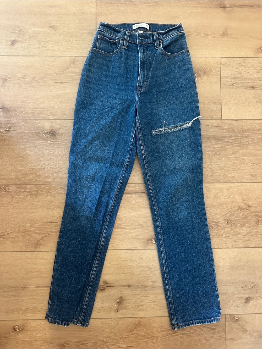 Abercrombie & Fitch High-Rise Dark Blue Straight Jeans with Knee Rip